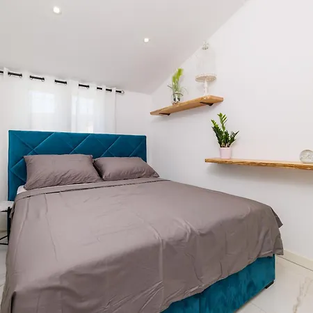 App M Penthouse شقة *