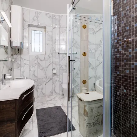 App M Penthouse تْسْغيكفانِتْسا