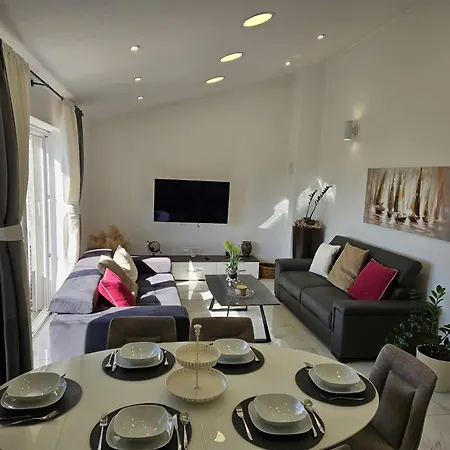 App M Penthouse تْسْغيكفانِتْسا