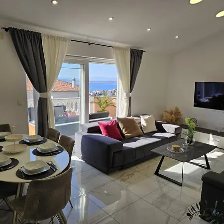 App M Penthouse